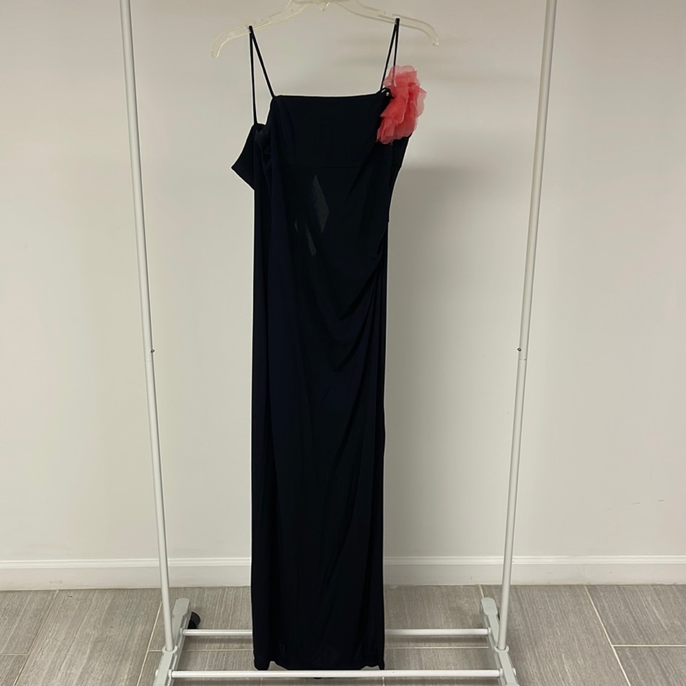Evening dress/prom dress/wedding dress. Adrianna Papéll. Size 10. Removable rose